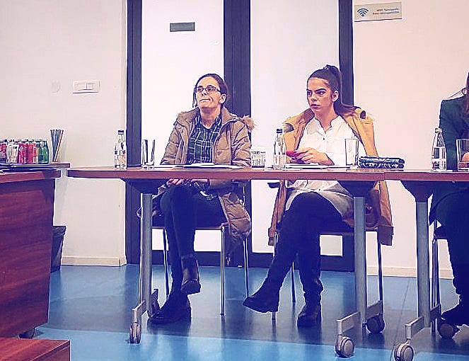 Naše drage koleginice Ana Zejak I Ena Pušija učestvovale su na dvodnevnom treningu posvećenom istraživačkom I mobilnom novinarstvu koji je održan u Nikšiću. Zahvaljujemo se kolegama iz NVO Centar za političku edukaciju koji su uključili naše predstavnike u realizaciju projekta „Transparentnost lokalnih online medija za jačanje demokratskih kapaciteta“ koji se sprovodi u okviru Programa pomoći za profesionalizaciju medija koji finansira Ambasada Sjedinjenih Američkih Država u Crnoj Gori ,a ima za cilj unapređenje profesionalnih kompetencija novinara u lokalnim online medijima.
